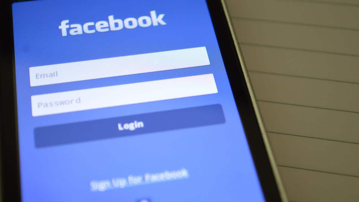 come disconnettere Facebook da tutti i dispositivi