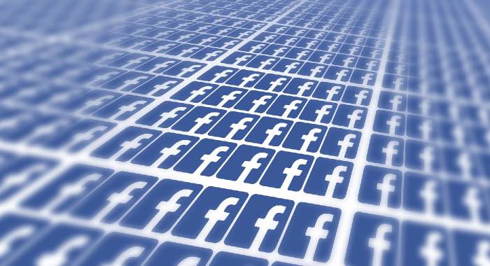 come inviare GIF in chat Facebook