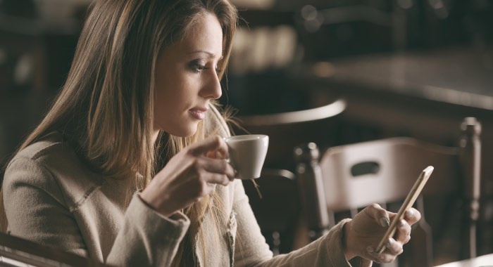 come scrivere al contrario su WhatsApp