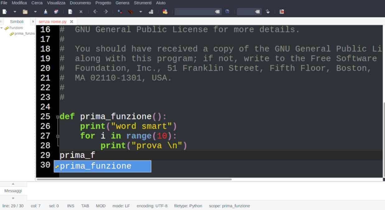 programmi per programmare in Python Geany autocompletamento