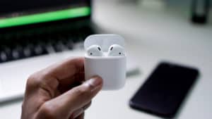 come collegare le AirPods