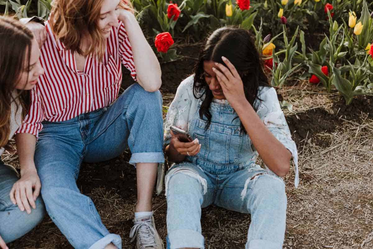 come iniziare una conversazione su WhatsApp concetto di dubbio
