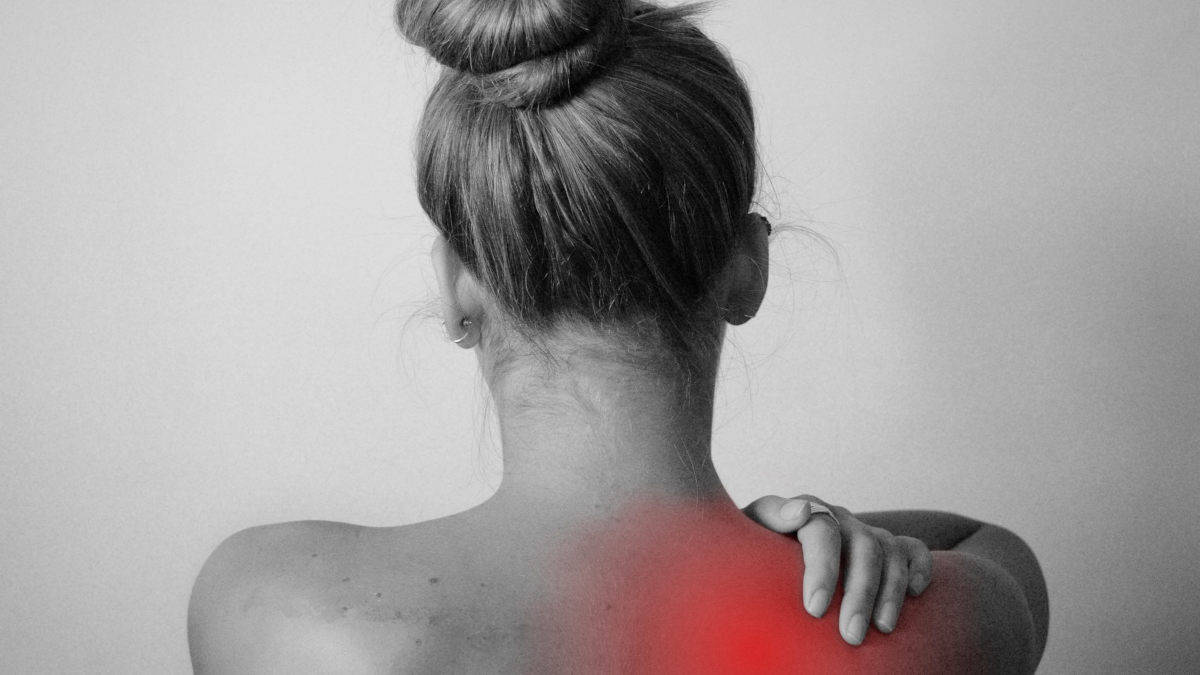 postura sbagliata dolore spalle