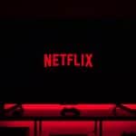 luce soffusa rossa su sfondo scuro disattivare Netflix