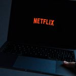 non pagare Netflix PC con sfondo scuro