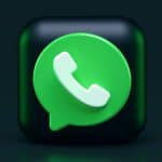 icona di WhatsApp con quella di download di colore rosso su sfondo nero download fallito WhatsApp