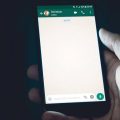chat WhatsApp messaggi scompaiono vuota